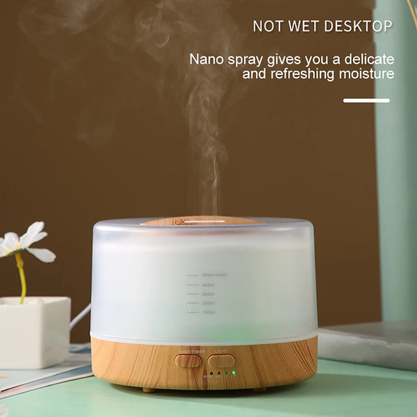 Pniaw round aroma diffuser demonstrating nano spray technology that provides delicate moisture without wetting the desktop, ensuring a dry and clean surface.